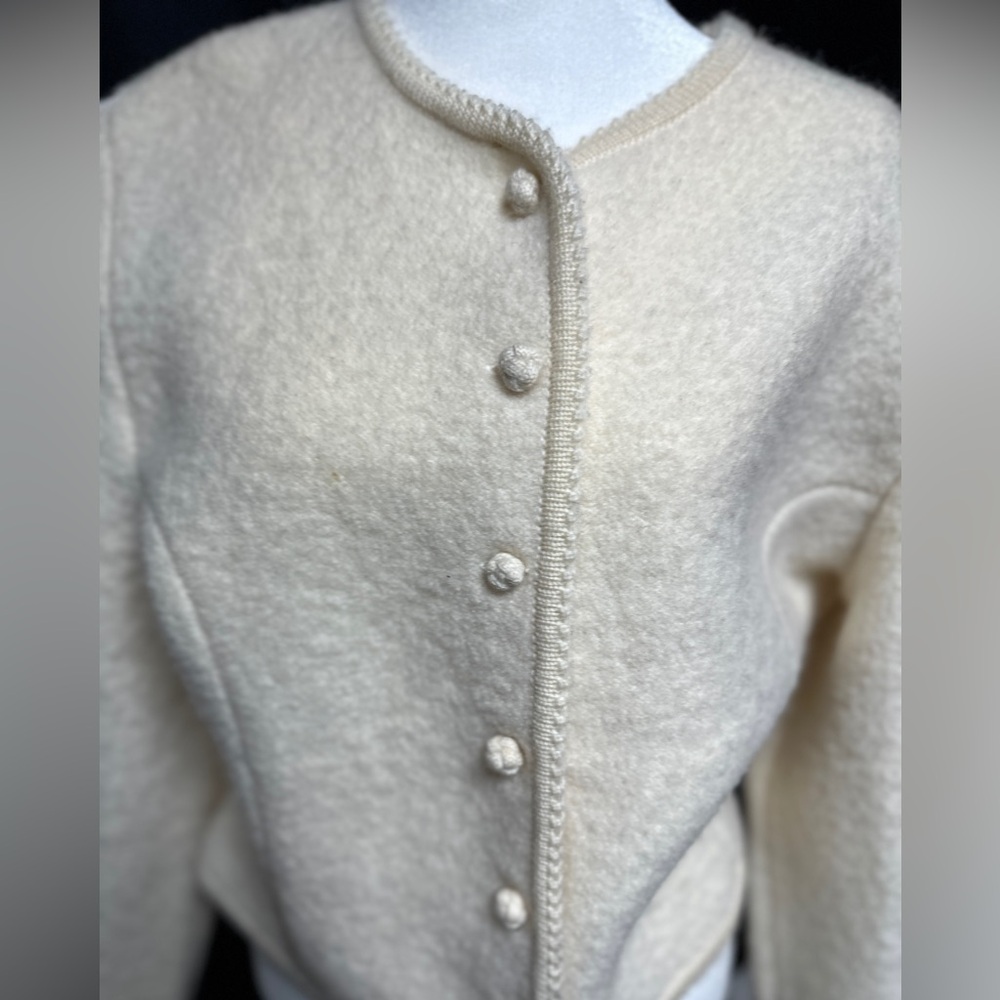 Vintage Lands end 100% wool. Off white. Jacket /sweater with Material buttons.